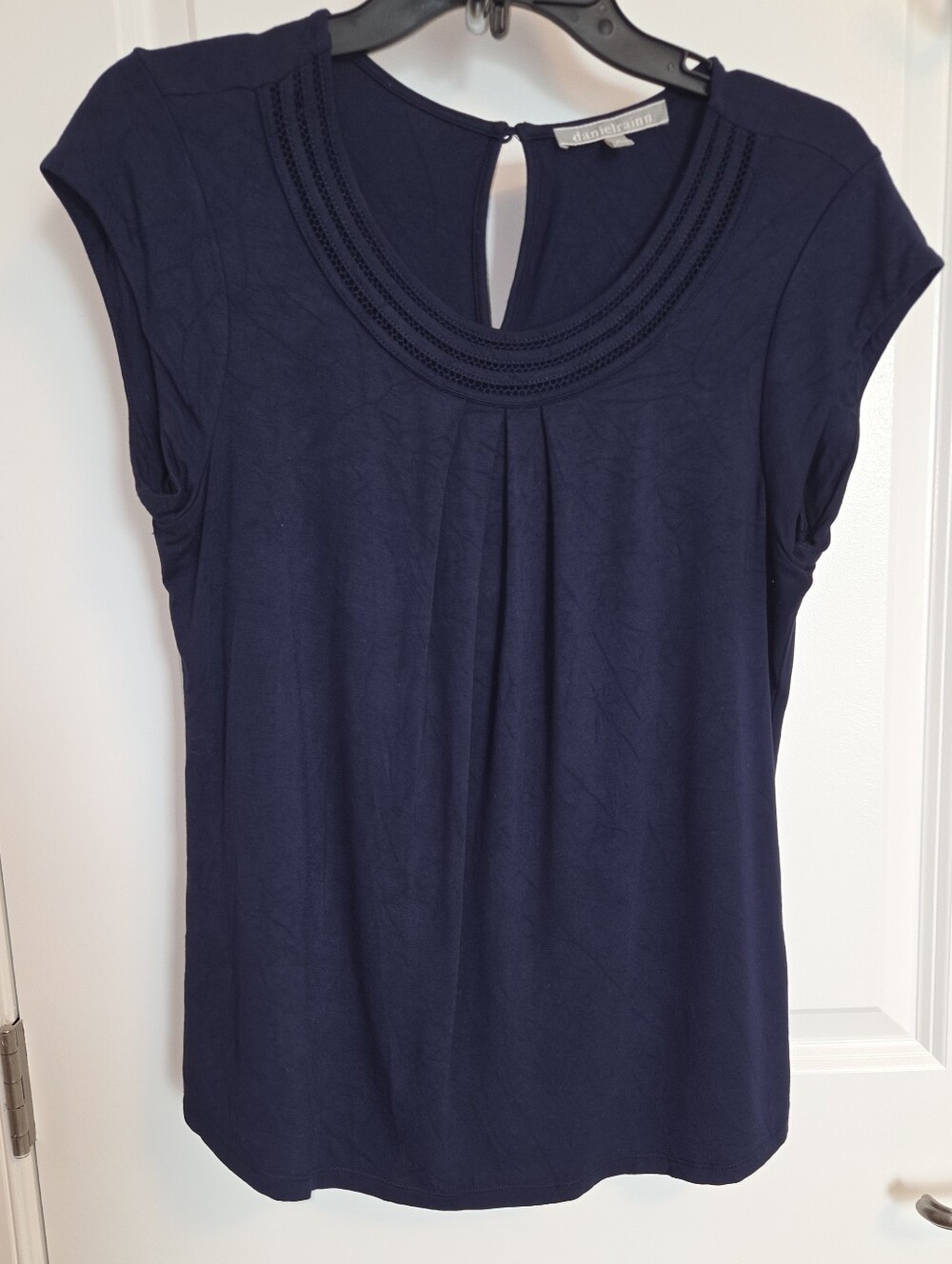 Daniel Rainn Navy Blue Embroidered Trim Keyhole Cap Sleeve Top Size M